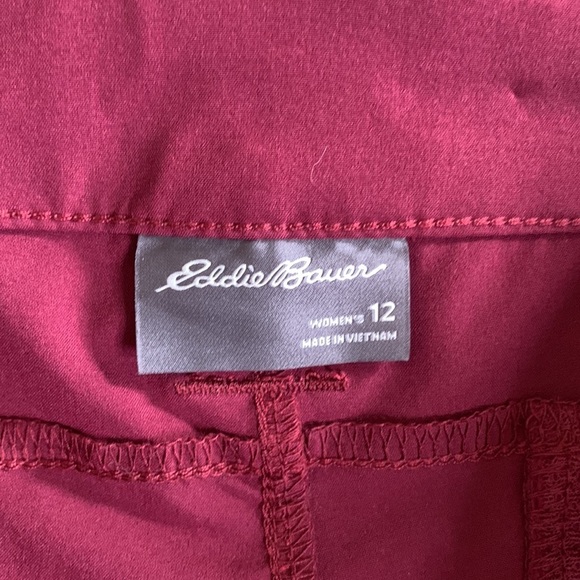 Eddie Bauer Ruched Capris in Dark Berry - Picture 3 of 6
